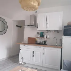 Appartement Jolie F2, 4 Pers, à 25 Min De Paris, 15min D'orly 