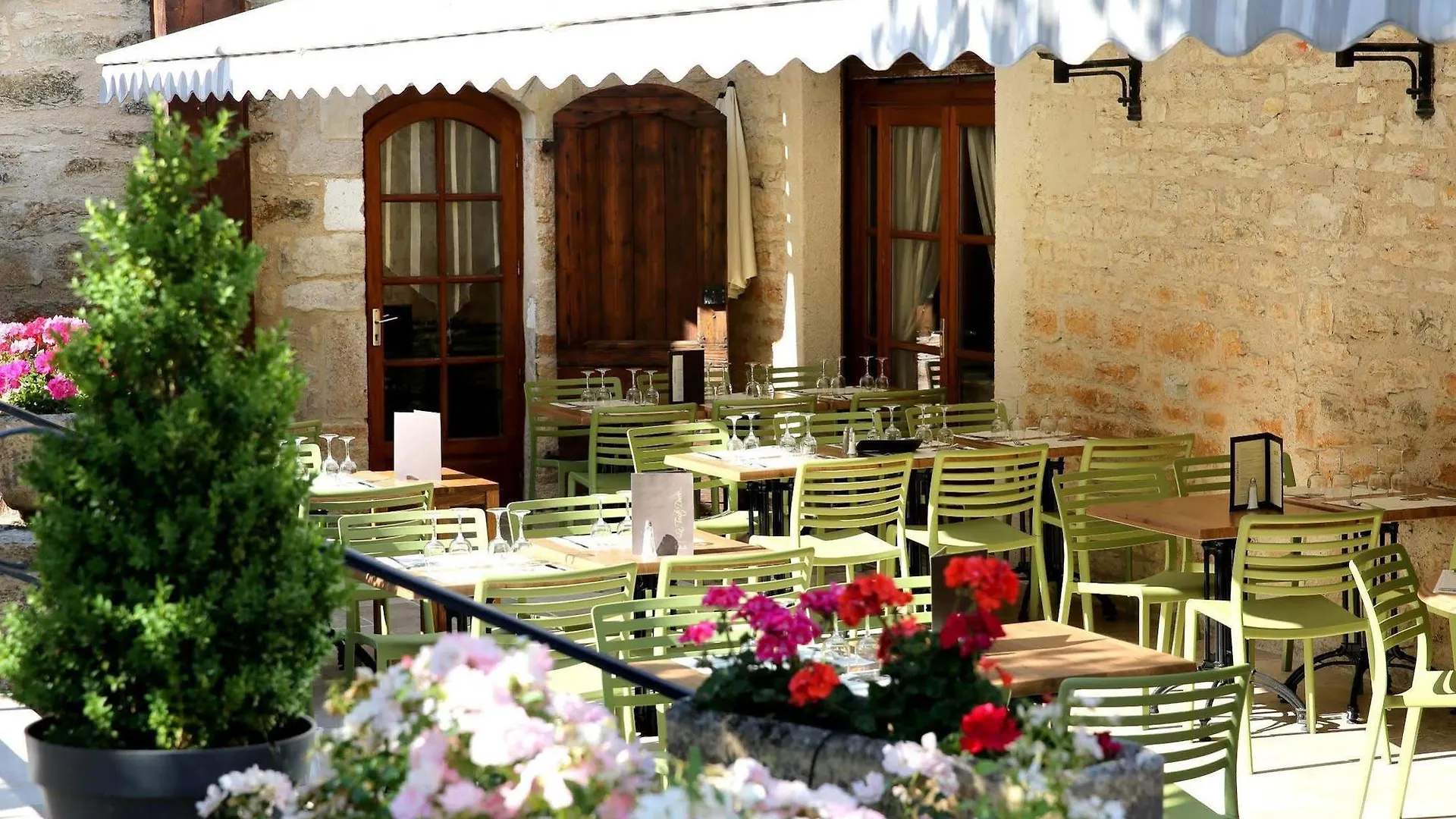 Logis hôtel Spa La Truite Dorée Vers